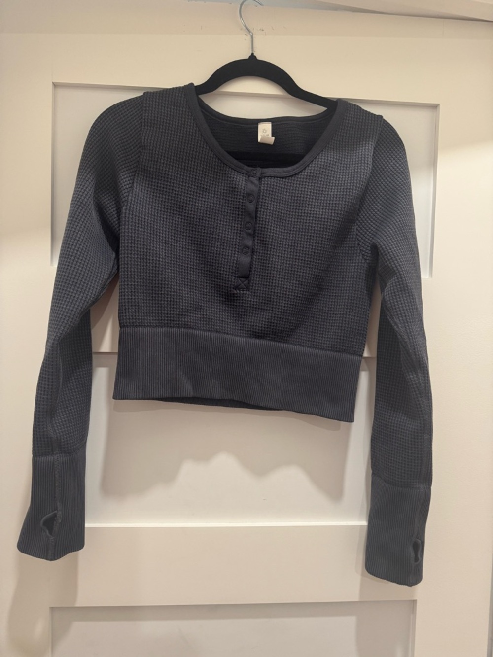 Aerie offline snap front top. Size large.